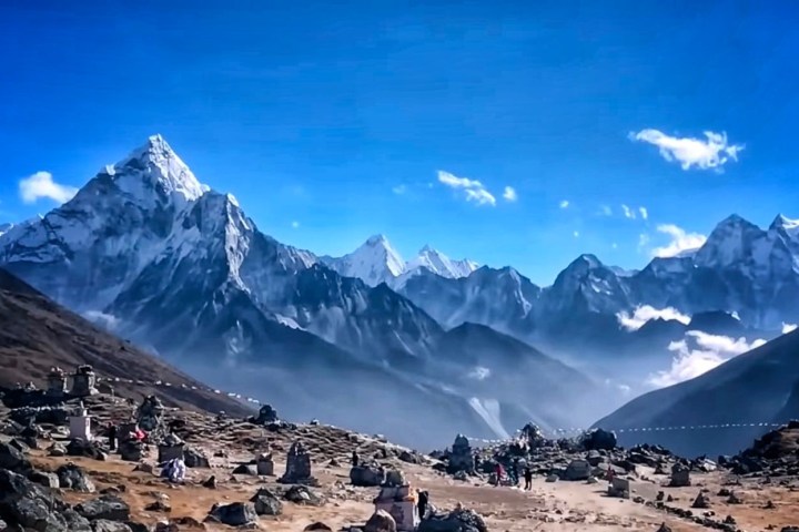 a snow covered mountain